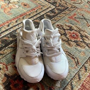 Gently used  kids Nike huarache sneaker